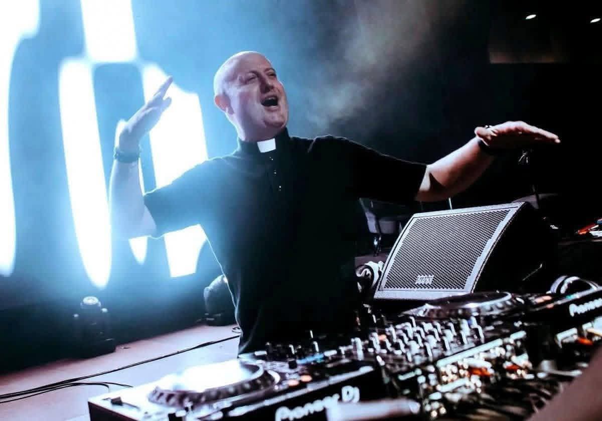 قضاء بيروت يحرّر ملهى AHM: لا منع لحفلة الكاهن الـDJ في موعدها