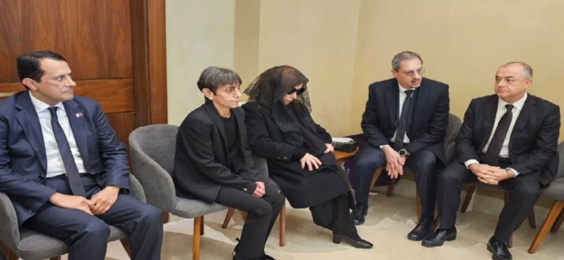 فيروز تتقبل التعازي بنجلها في المحيدثة – بكفيا