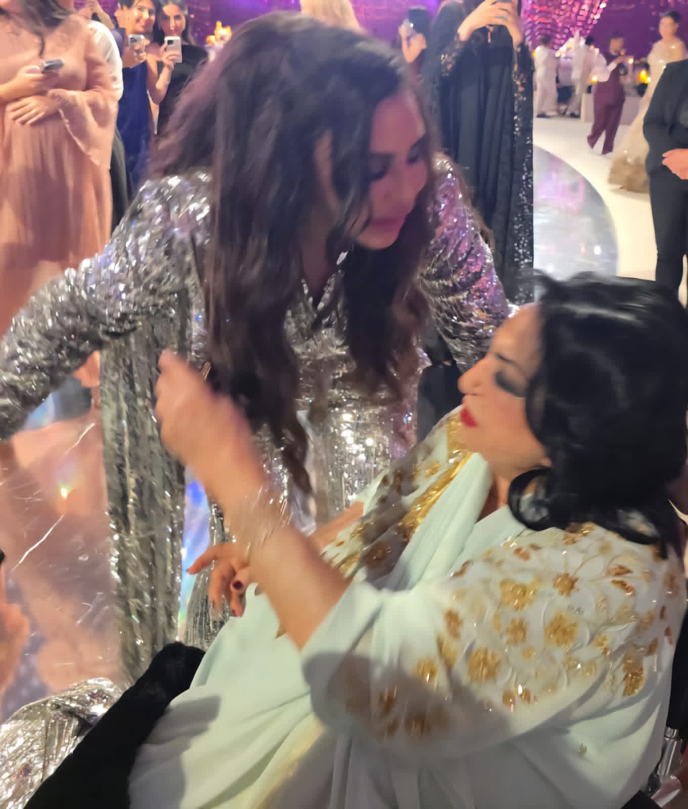 أحلام تلتقي "استاذتها" سميرة توفيق .. وتغني مقطعاً من احدى أغانيها