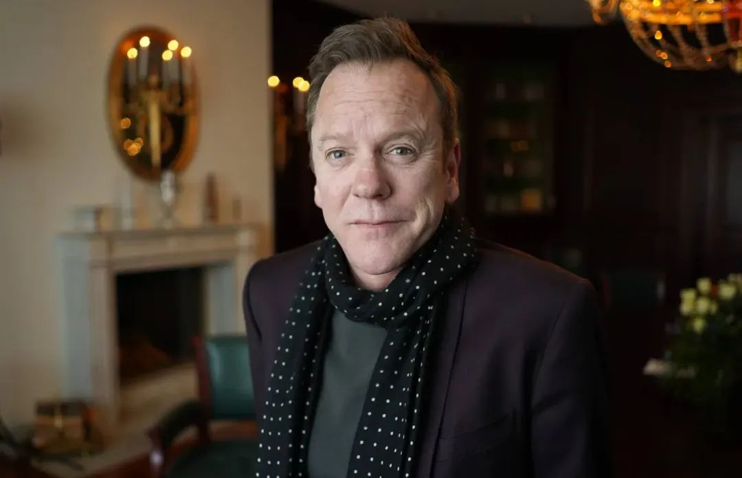 توقيف الممثل كيفر ساذرلاند لاعتدائه على سائق سيارة أجرة