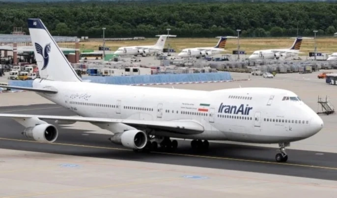 إيران تعيد فتح مجالها الجوي