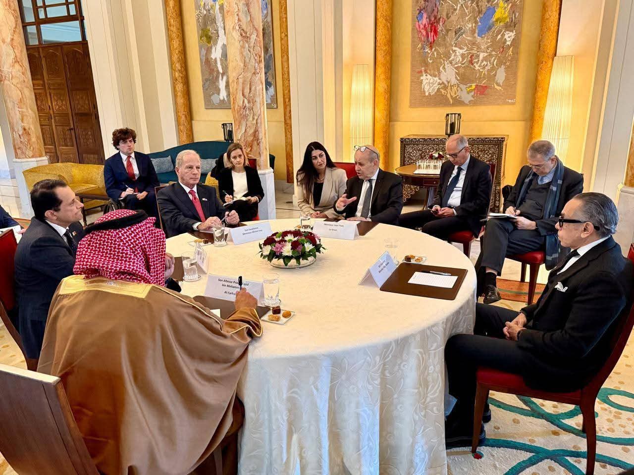 الدور القطري في اللجنة الخماسية: دبلوماسية فاعلة وسفير في قلب القرار