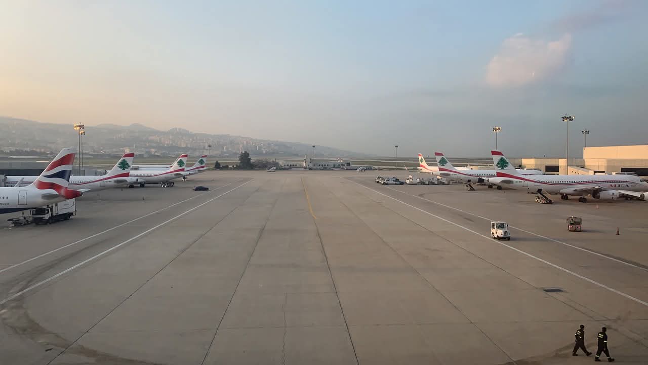 تحذير بريطاني عاجل: تنبيه سفر إلى 16 دولة بينها لبنان والإمارات ومصر