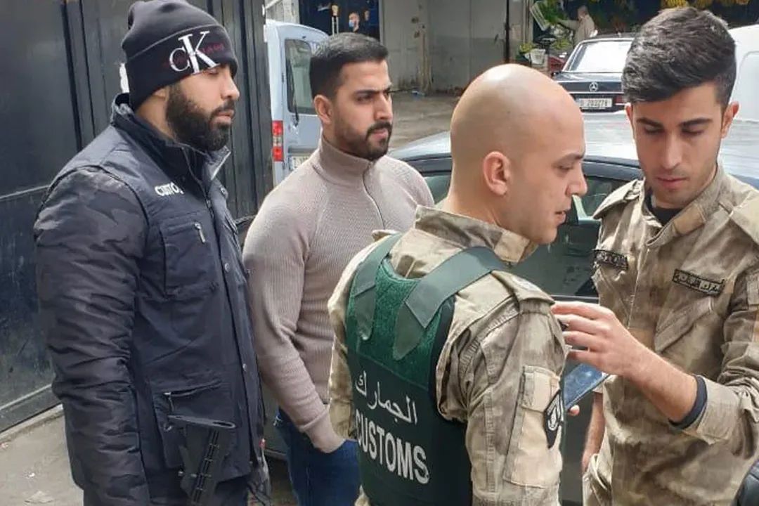 كرة ثلج» القزّي: أزمة سياسية – قضائية تهزّ الحكومة