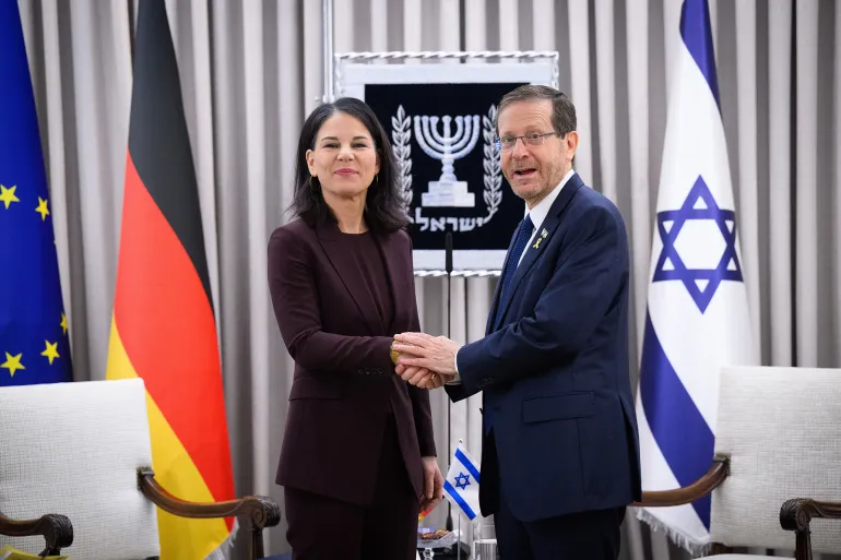 استبعاد نتنياهو وغالانت من مؤتمر دافوس وهرتسوغ ينتقد