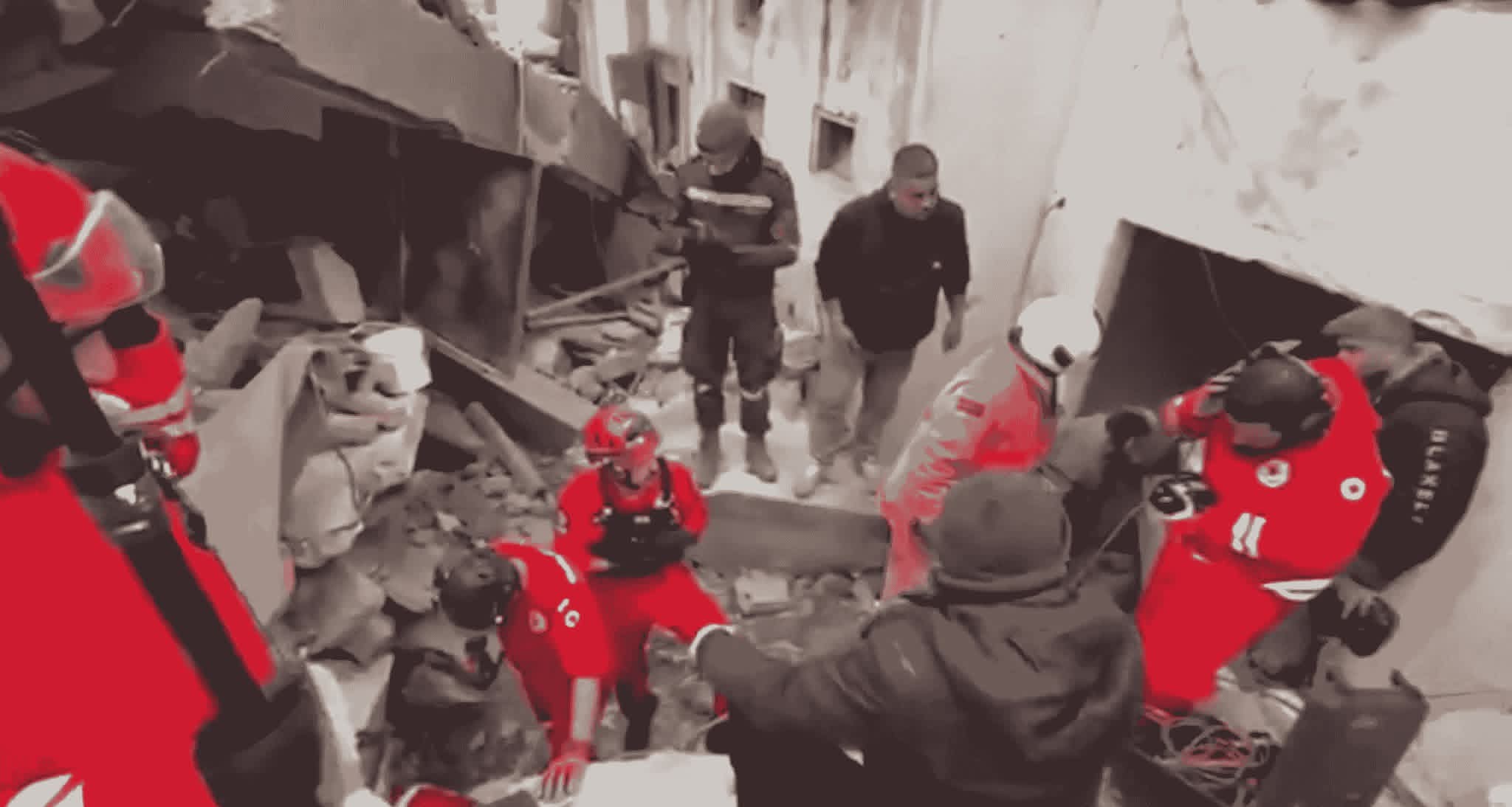 إنقاذ تحت الأنقاض وتحقيق رئاسي لتحديد المسؤوليات في انهيار مبنى القبة