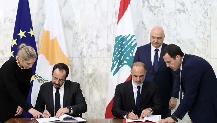 معاريف»: زيارة عون إلى قبرص مؤشر على تحوّل لبنان نحو الغرب