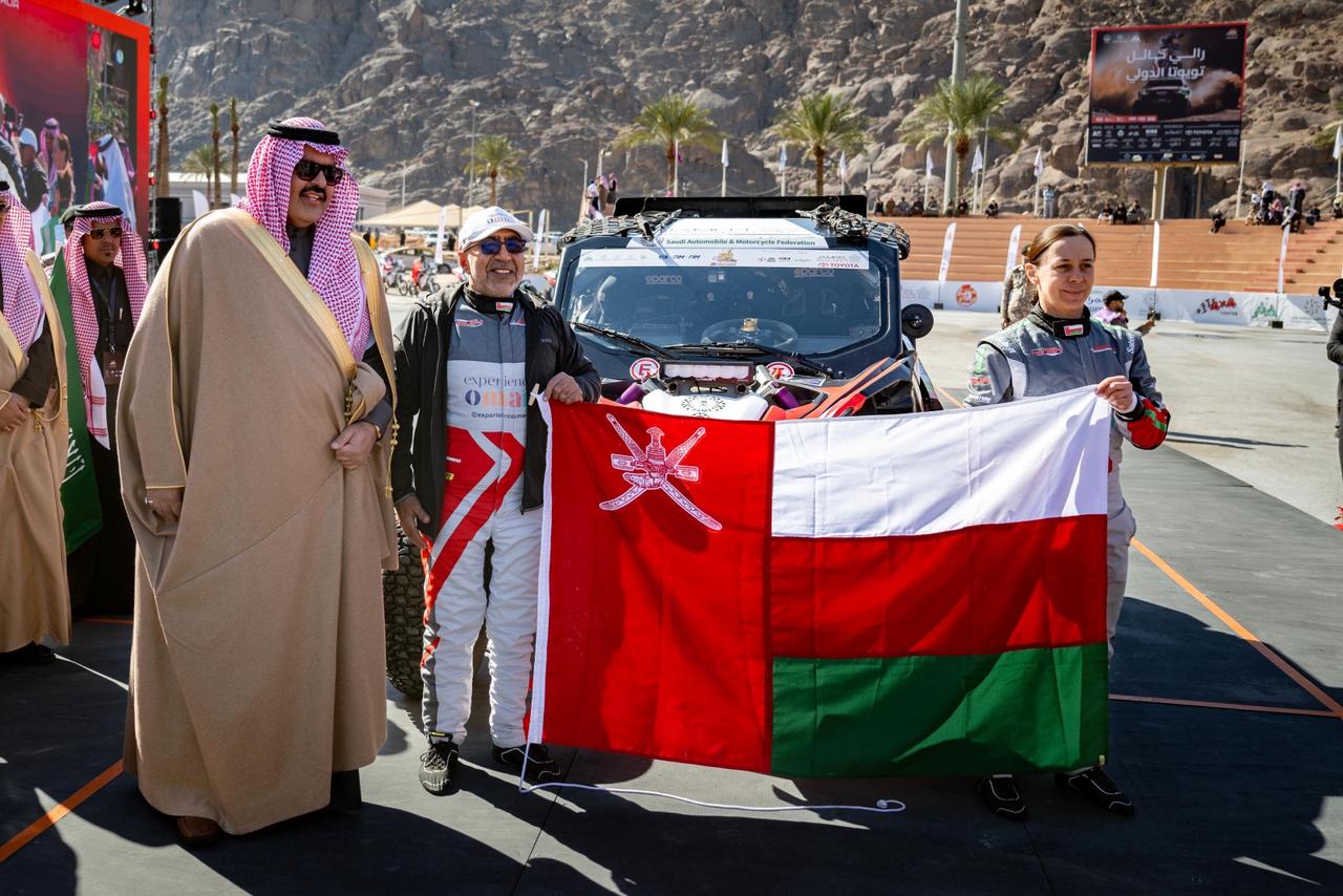 البطل العُماني حمد الوهيبي يستعد لموسم 2026  والبداية من "باها" حائل الدولي ضمن كأس العالم للراليات الصحراوية(باها)   