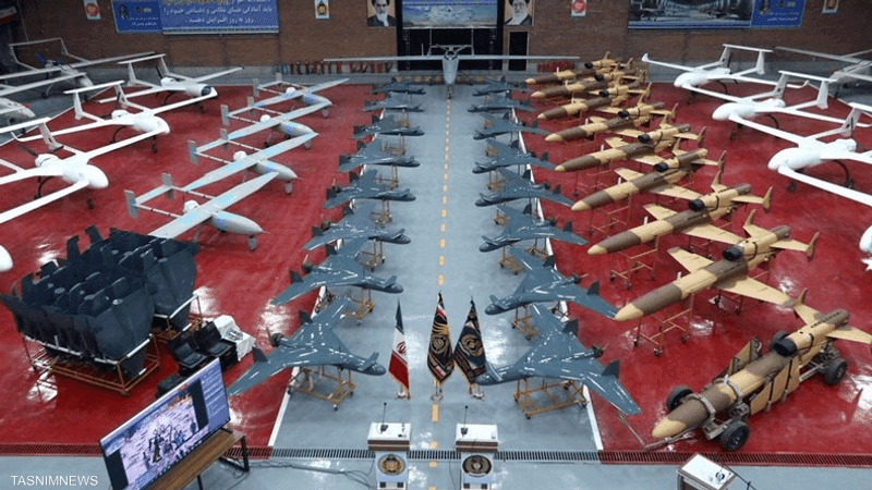 الجيش الإيراني يتسلم دفعة من ألف مسيرة
