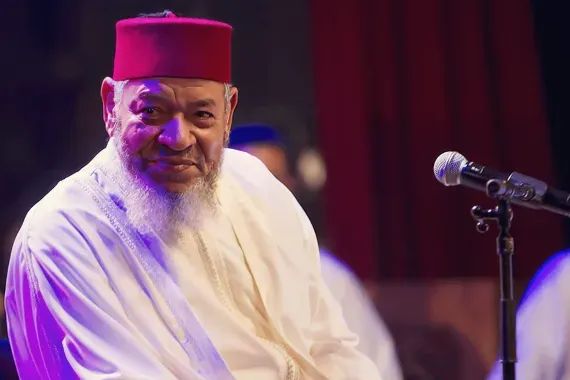 رحيل عبد الهادي بلخياط.. صوت الزمن الجميل وعميد الأغنية المغربية