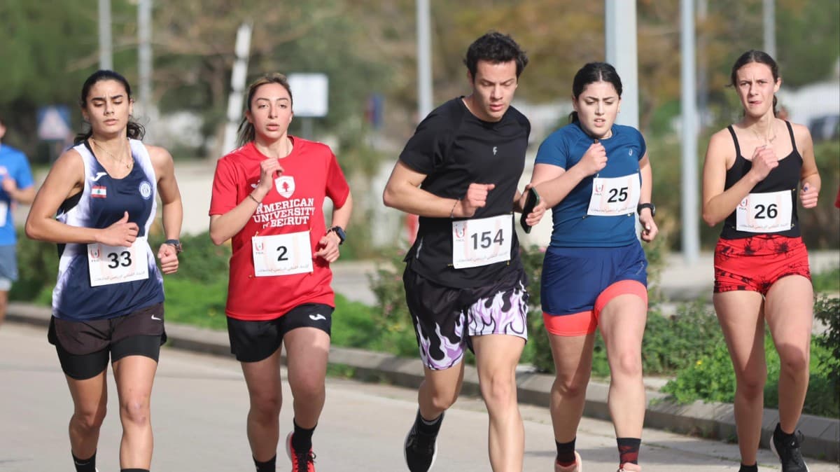 افتتاح موسم سباقات الضاحية والبادمنتون الجامعي بمشاركة واسعة