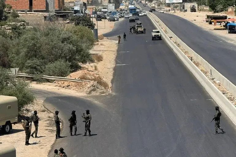 مداهمات في طرابلس تنتهي بتوقيف أربعة سوريين بتهم الإرهاب والتزوير