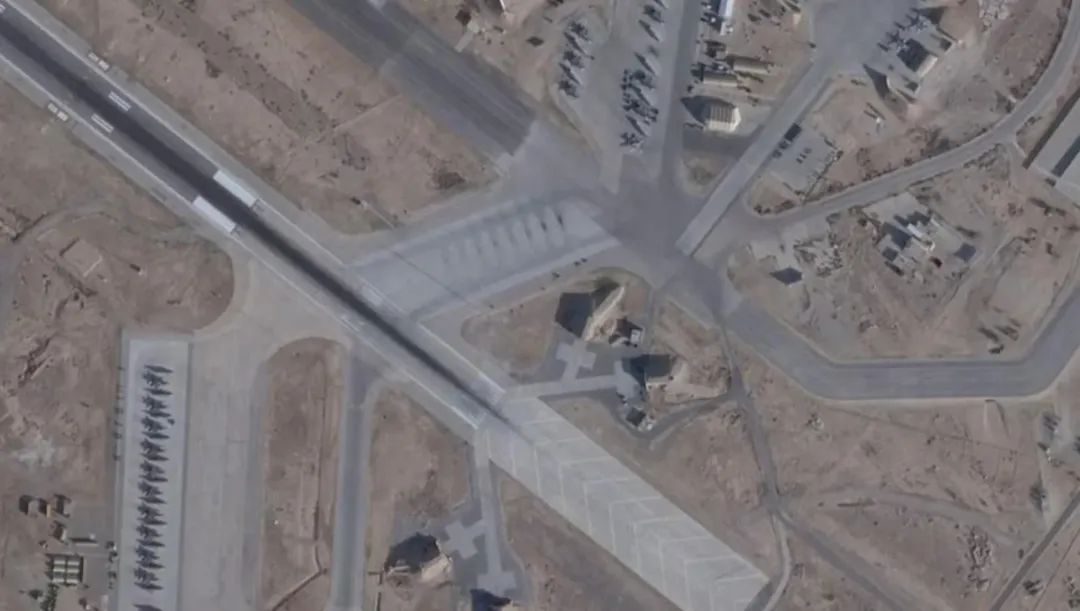 صور أقمار صناعية تكشف تعزيزات عسكرية أميركية في قواعد بالشرق الأوسط.
