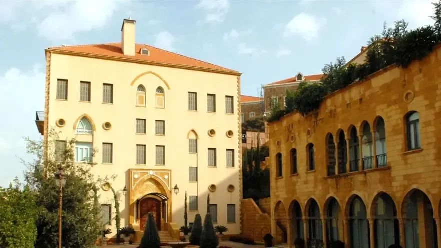 لقاءات ديبلوماسية في «بيت الوسط»