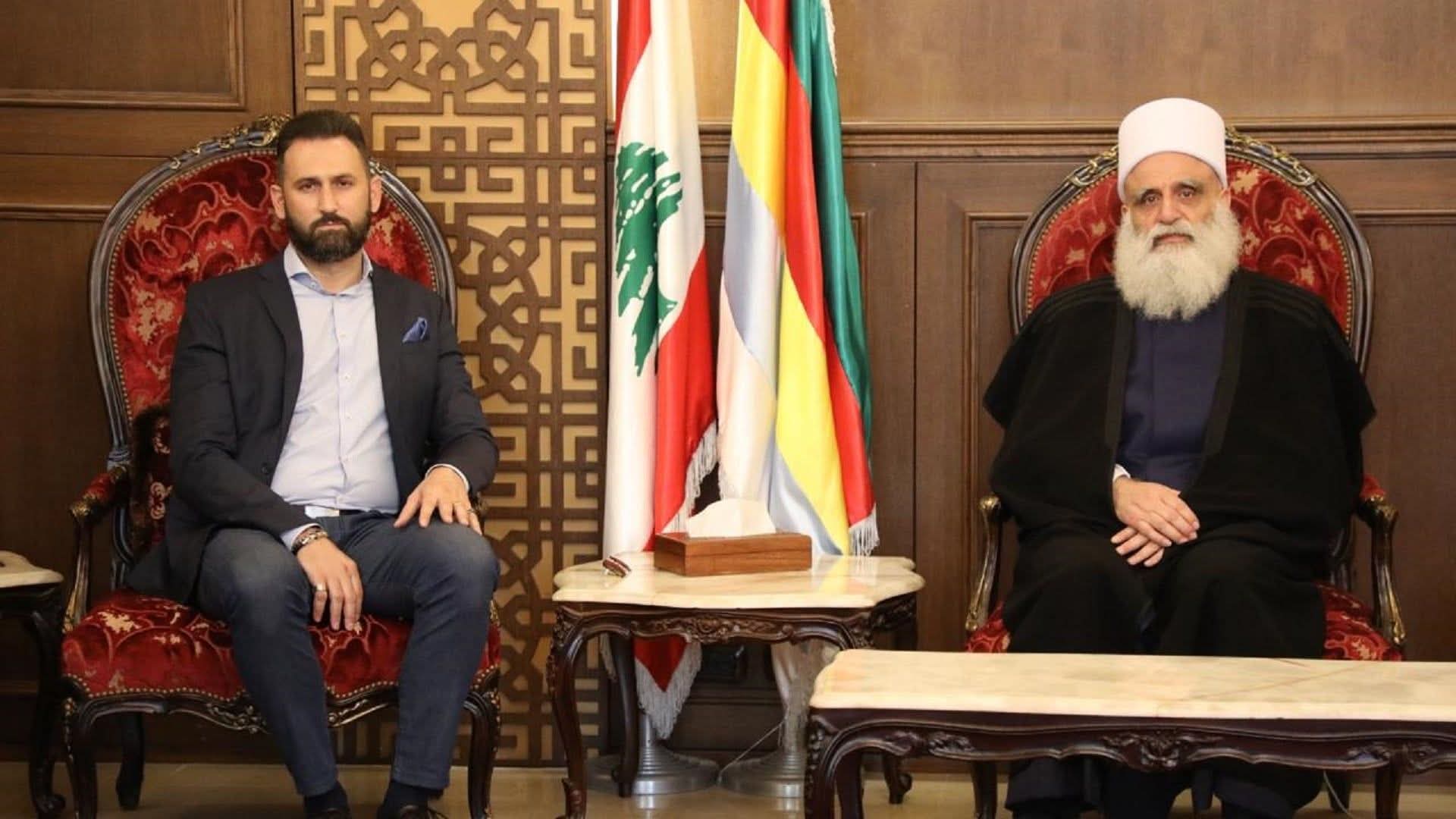 وجنبلاط:” لا بديل عن الدولة”