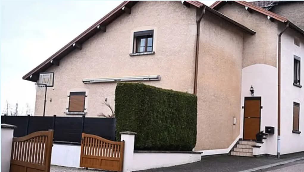 العثور على رضيعين مجمّدين في الثلاجة… وأم لتسعة أولاد في دائرة الاتهام