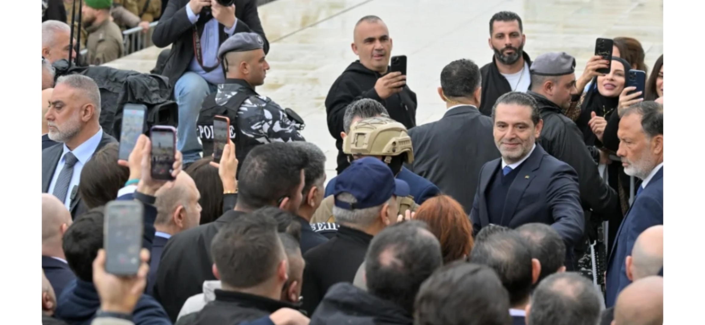 الحريري في دردشة مع الصحافيين: لبنان بحاجة