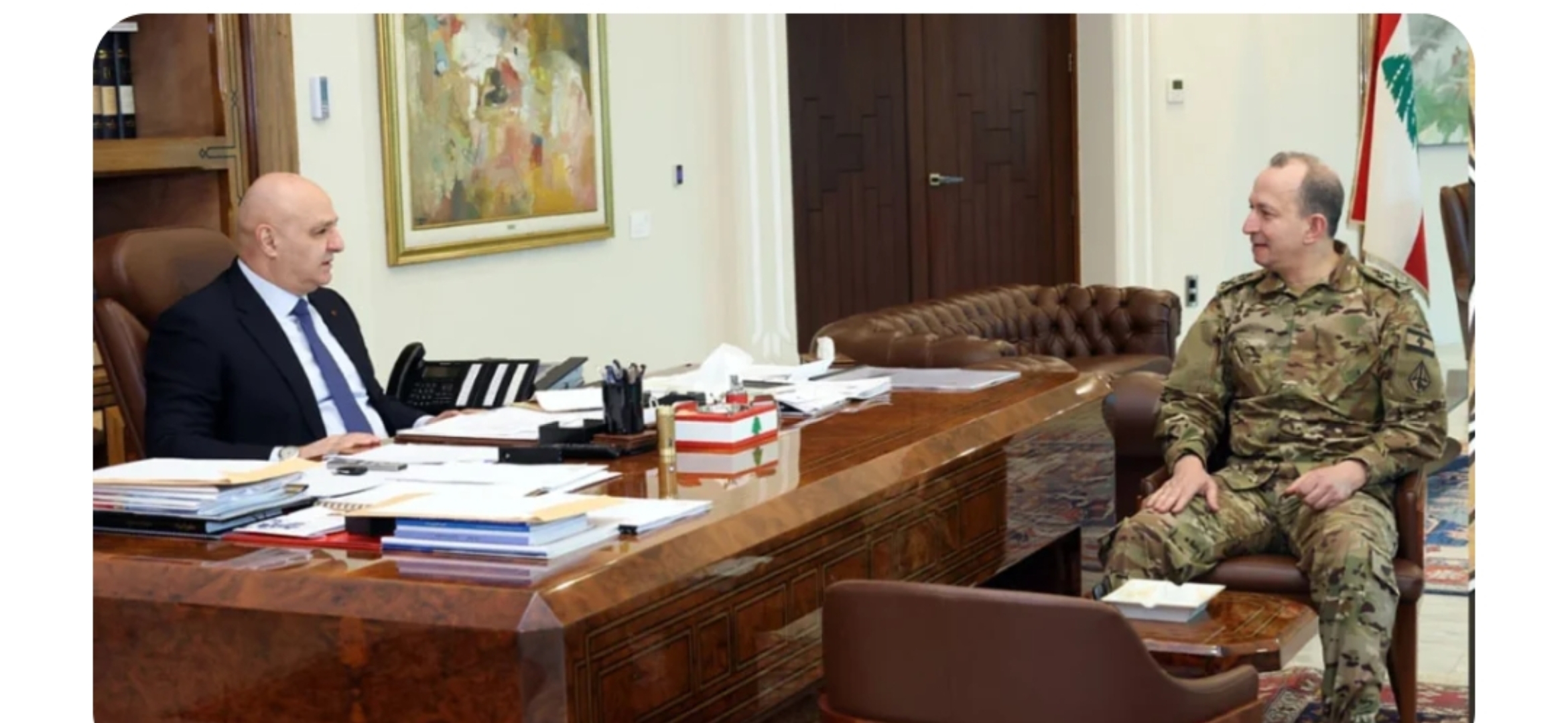 عون يلتقي هيكل وسعيد ويتسلم طابعًا تذكاريًا