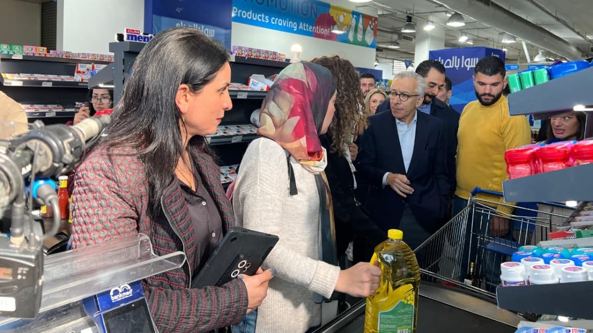 وزير الاقتصاد في جولة ميدانية لتشديد الرقابة وضبط الأسعار: كثفنا خلال الساعات الـ72 الماضية الدوريات ولن نتهاون مع أي مخالفة