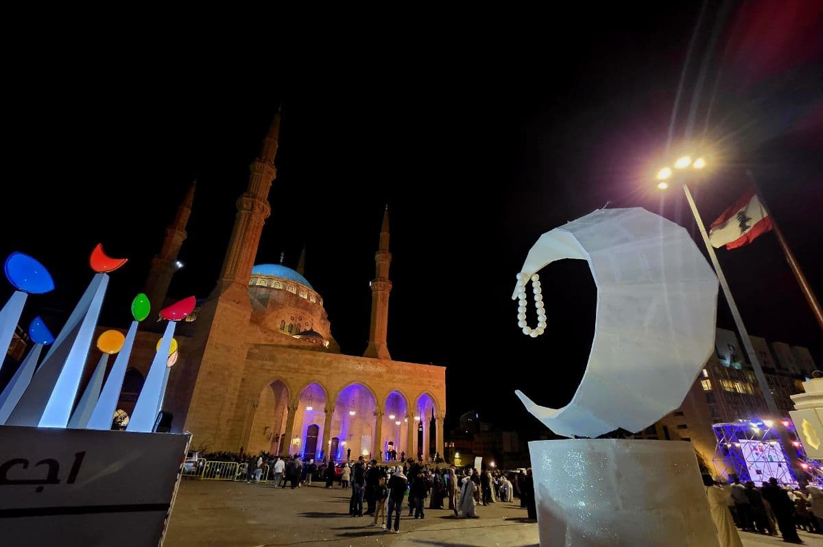 بلدية بيروت اضاءت هلال وفانوس رمضان في ساحة الشهداء متفرقات