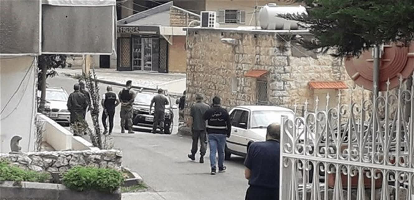 مداهمة في زوق مكايل… توقيف 5 أشخاص وضبط كريستال وكوكايين