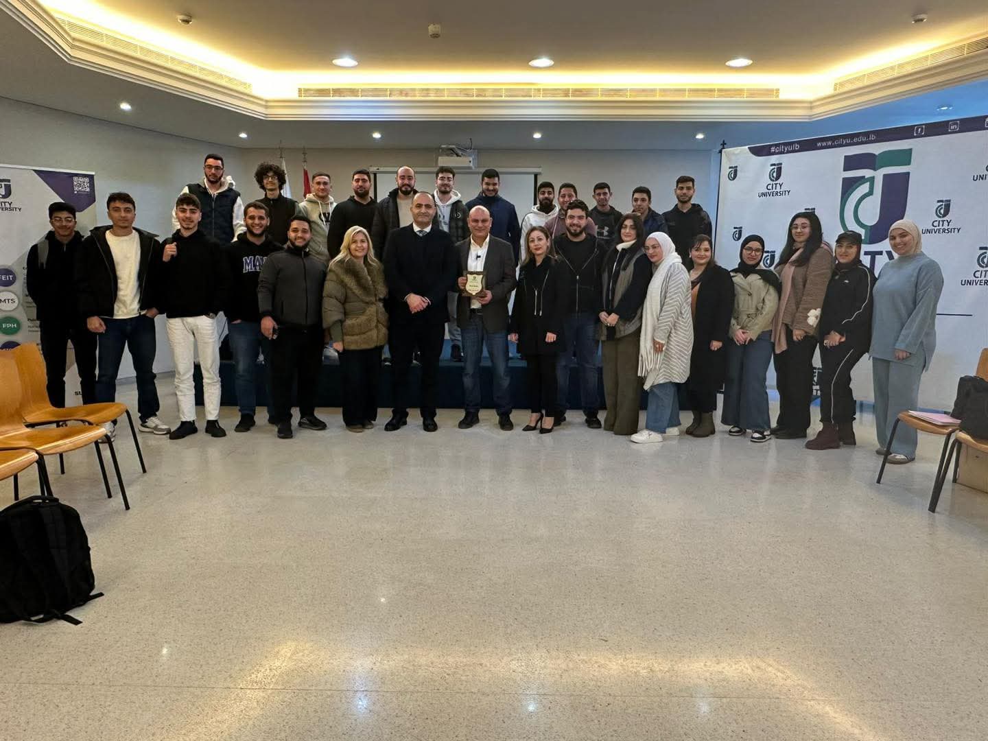 كلية إدارة الأعمال في جامعة المدينة تُنظم مُحاضرة حول تعزيز جاهزية الطلاب لسوق العمل