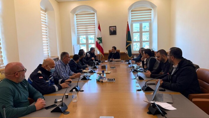 بلدية زحلة – معلّقة وتعنايل تعقد اجتماعًا طارئًا وتقرّ خطة أمنية وتنظيمية لمواكبة حركة النزوح