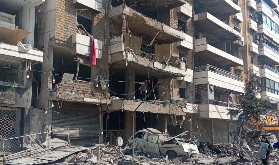 إنذارات واسعة وقصف مكثّف…و«الحزب» يتبنّى هجمات بالمسيّرات والصواريخ