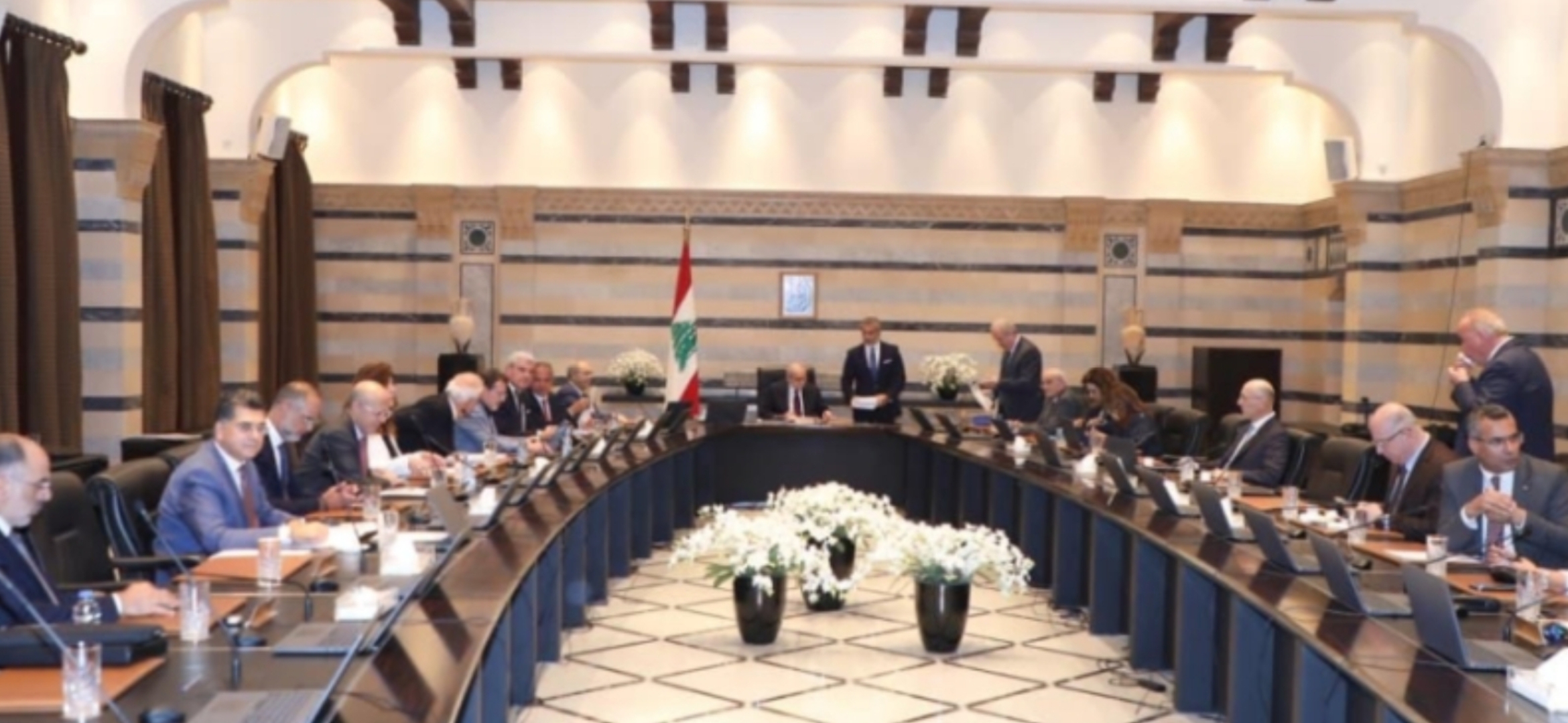 سلام في مجلس الوزراء: لإعادة كل من له علاقة بالحرس الثوري إلى إيران