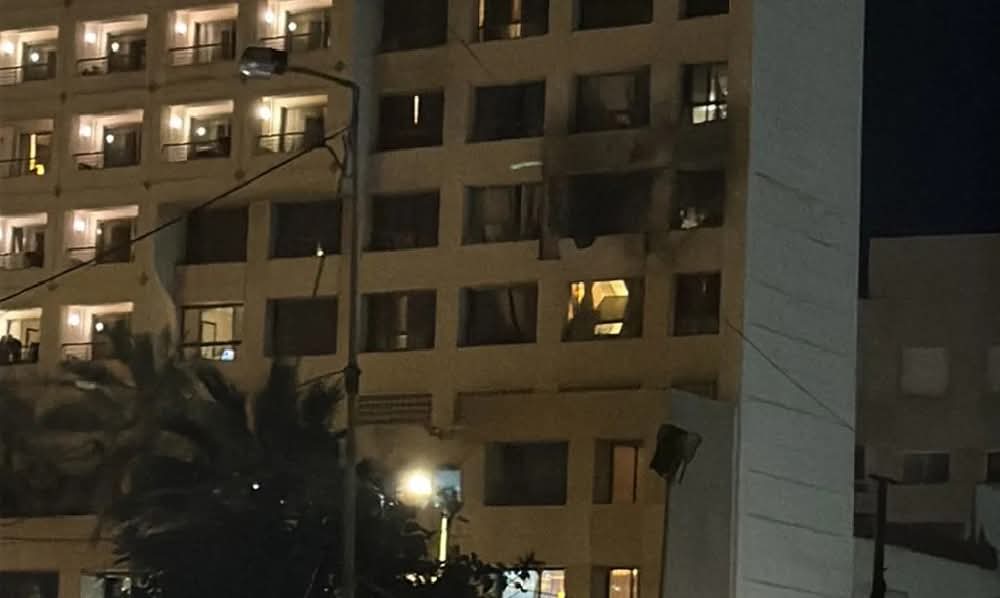 من كان داخل فندق “رامادا” لحظة الغارة؟ معلومات جديدة تتكشف