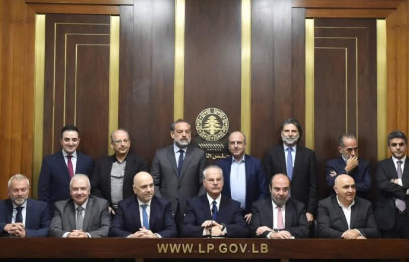 انقسام داخل البرلمان… معركة التمديد النيابي تشتعل