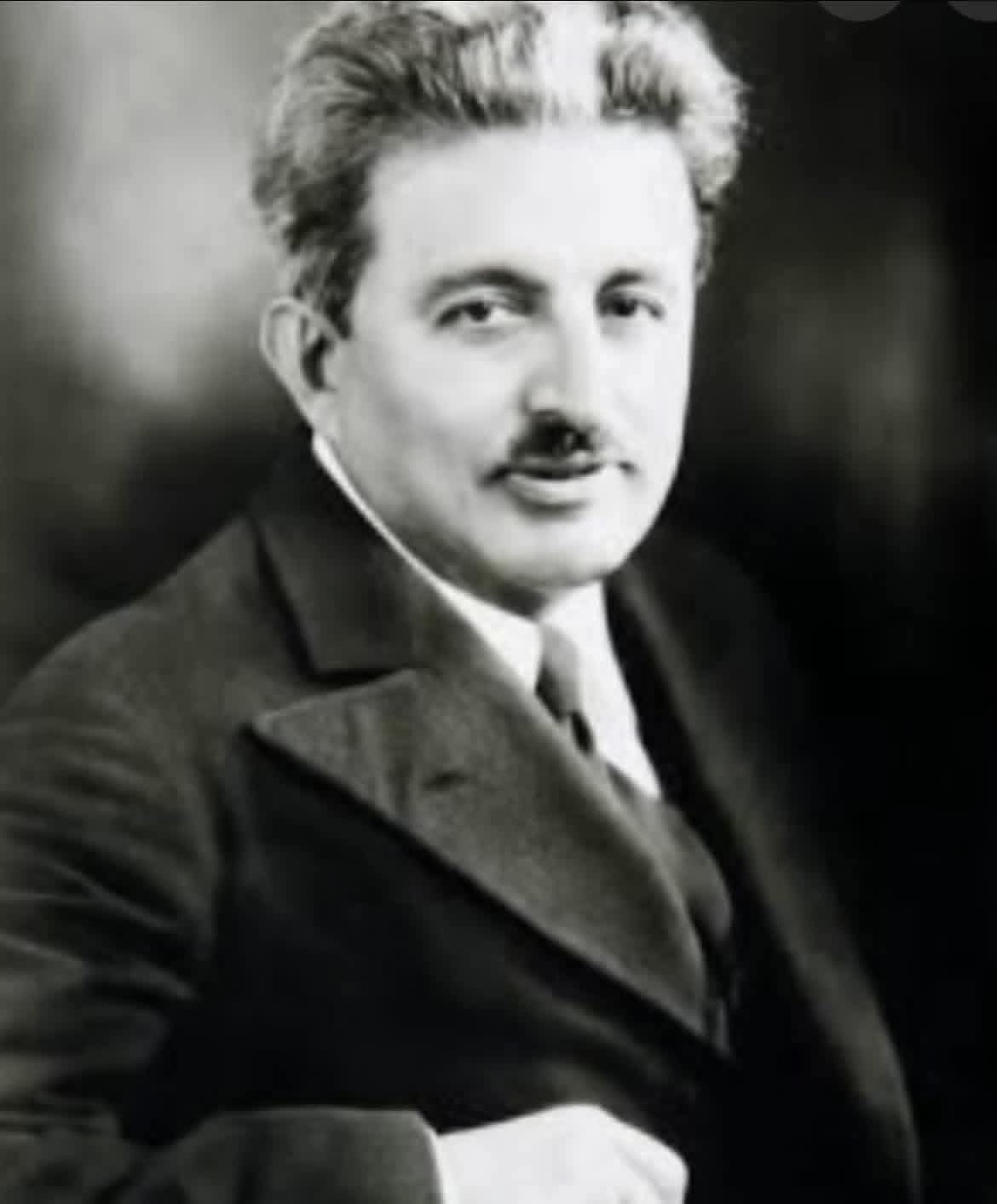 أمين الريحاني أحد أبرز روّاد النهضة الفكرية