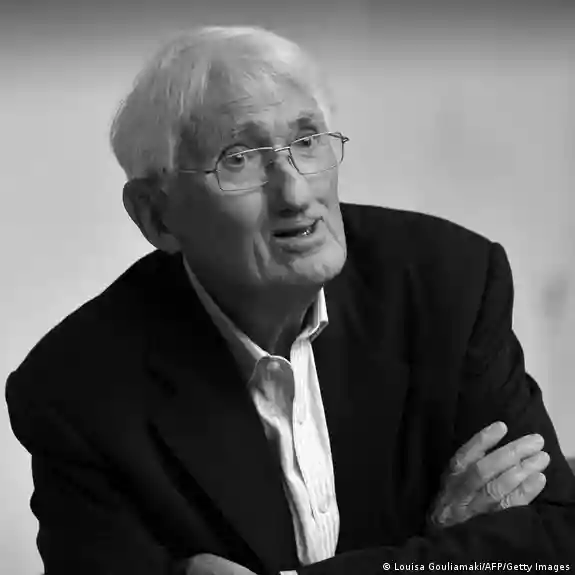 رحيل الفيلسوف الألماني يورغن هابرماس أحد أبرز مفكري العصر