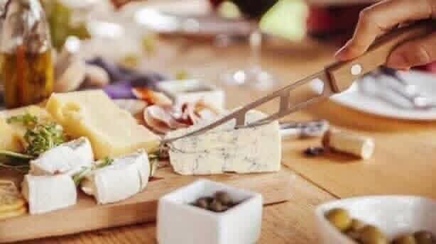 استهلاك جبنة الشيدر والجبنة الكريميّة يزيد خطر الإصابة بسرطان الثدي