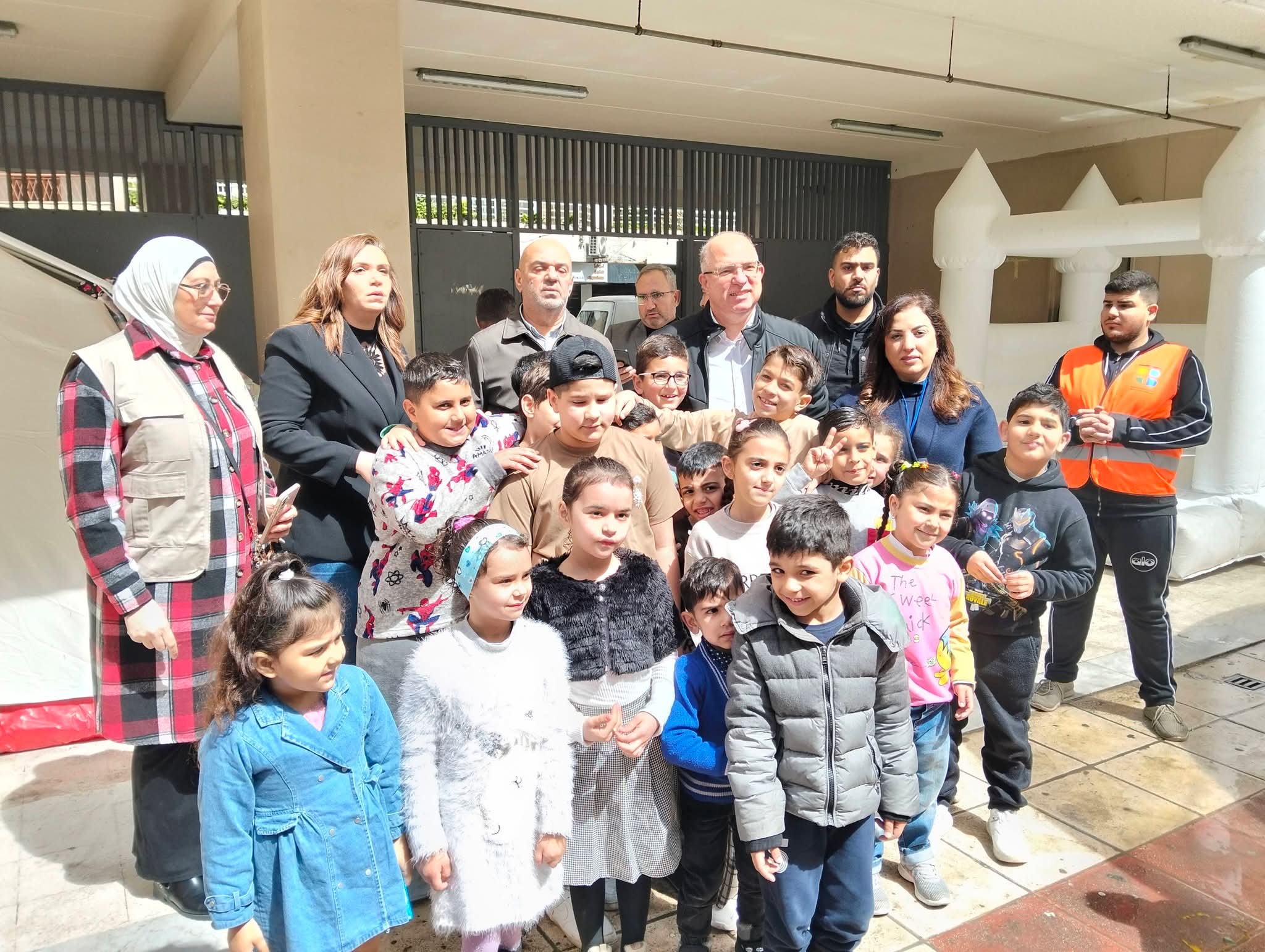 الوزير حيدر يجول على النازحين في مدارس قصقص والظريف: