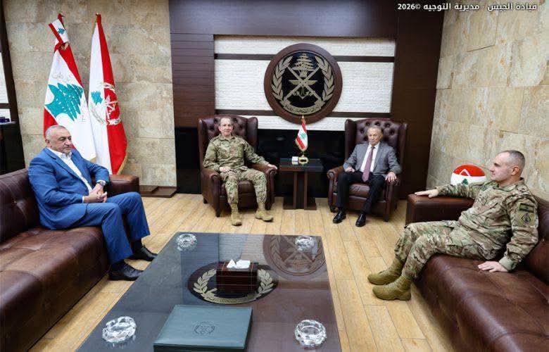 استقبل قائد الجيش العماد رودولف هيكل في مكتبه