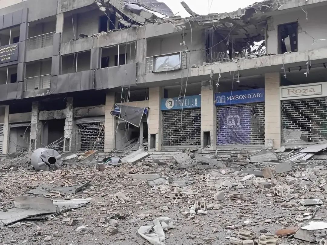 تصعيد خطير فجرًا… غارات تستهدف الإسعاف وتوغّل داخل بلدة لبنانية