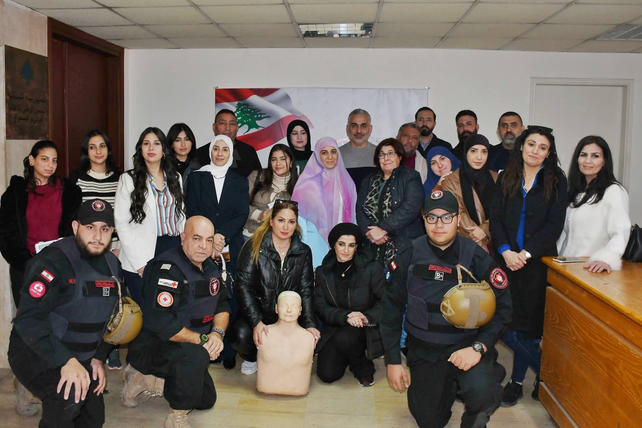 بيت الإعلاميين للطوارئ” يجمع الإعلاميين في دورة إسعافات… وإشادة بدور المصور الصحفي