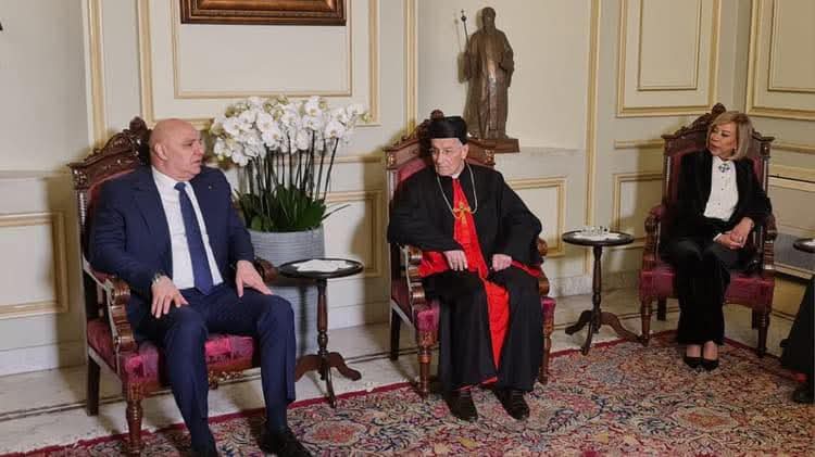 خلوة بين الرئيس جوزاف عون والبطريرك الراعي في بكركي قبيل المشاركة في قدّاس 