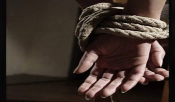 كمين خطف أمام نادٍ رياضي… والضحية ينجو في اللحظة الأخيرة