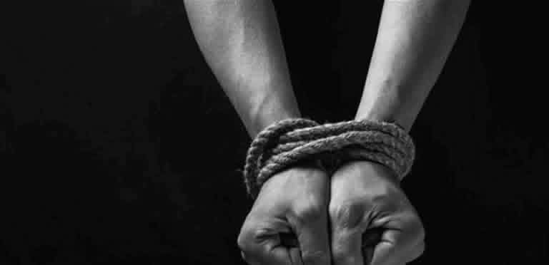 اختطاف فنّان وسرقته على يد فنان آخر..