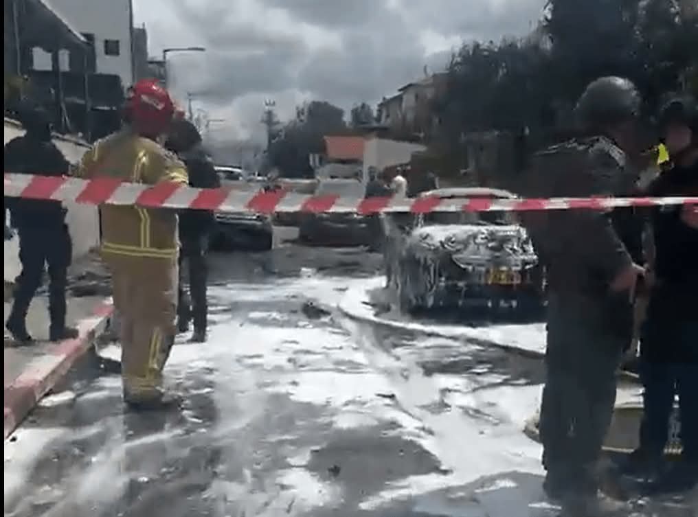 صواريخ من لبنان تصيب نهاريا