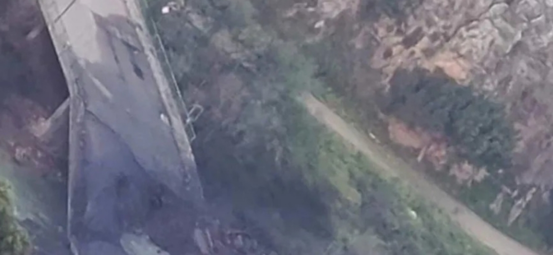 إسرائيل تدمّر جميع الجسور فوق الليطاني... جنوب لبنان معزول تماماً