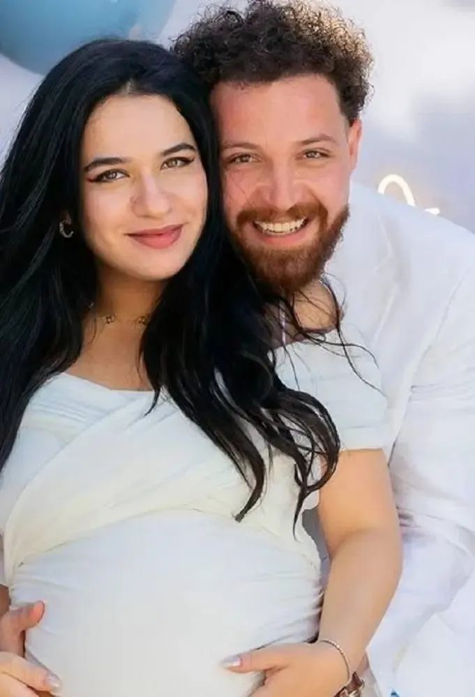 محمود حجازي يواجه قضايا نفقة واغتصاب .. وزوجته تستأنف على الحكم 