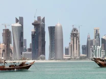 قطر وأبوظبي تبيعان سندات في طروحات خاصة بمليارات الدولارات وسط الحرب