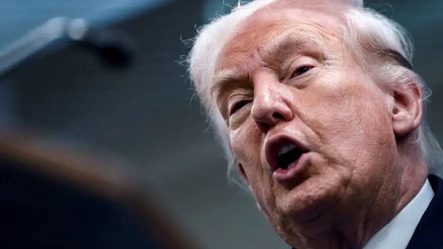 واحذر الصين من نقل أسلحة لإيران