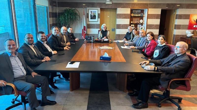 كرامي تسلمت من المركز التربوي وثائق للمناهج الجديدة: