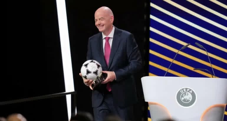 رئيس «الفيفا» عن مشاركة إيران في كأس العالم