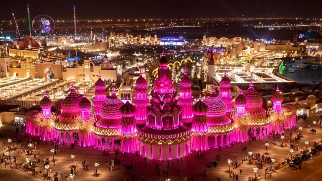 القرية العالمية في دبي تفتح أبوابها لاستقبال ضيوفها مجدداً