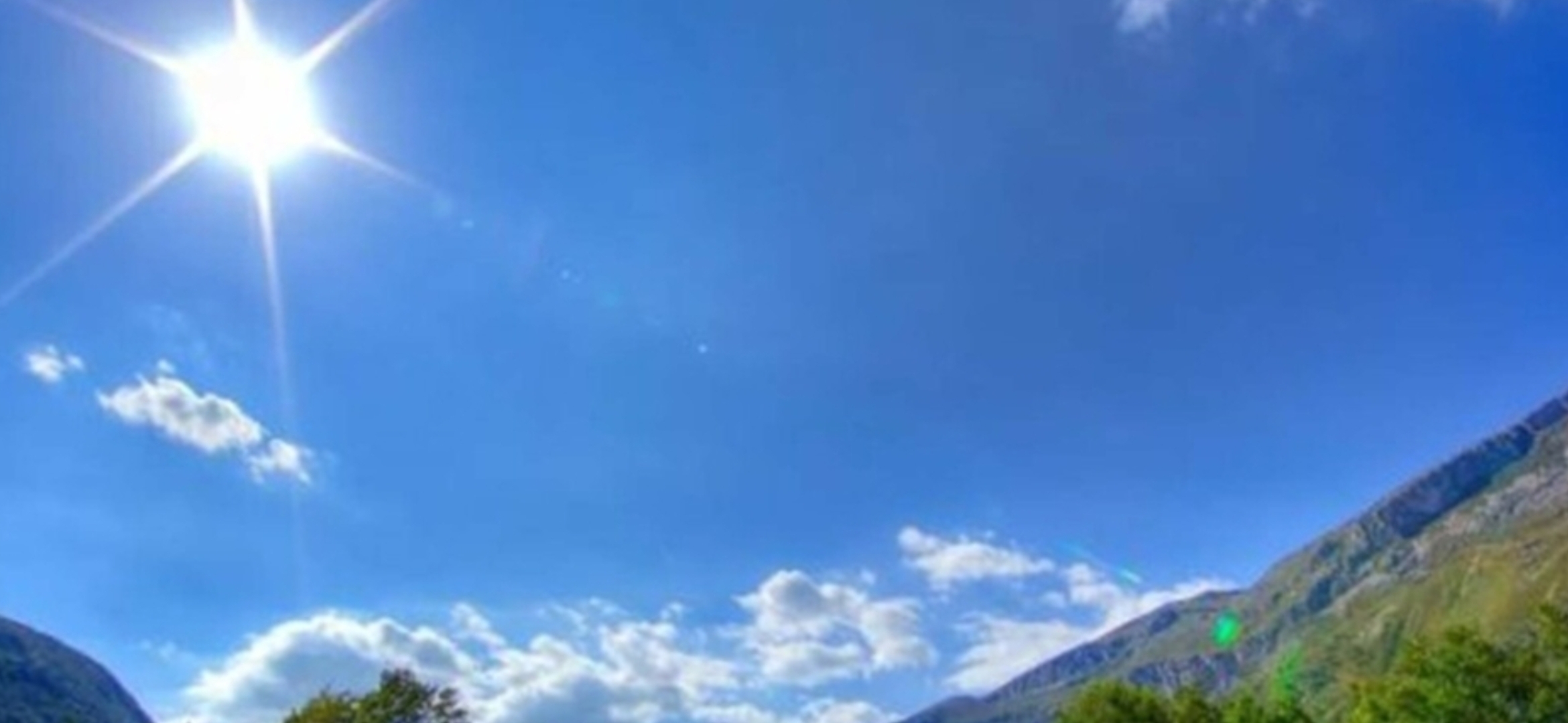 الطقس غدًا قليل الغيوم مع ارتفاع في درجات الحرارة